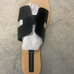Black Steve Madden Sandals